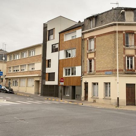 Appartement au pied de la cathédrale Reims Exterior foto