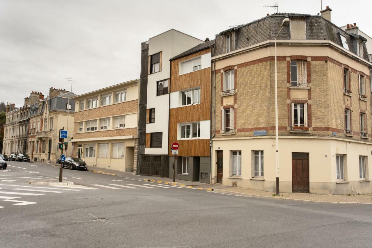 Appartement au pied de la cathédrale Reims Exterior foto
