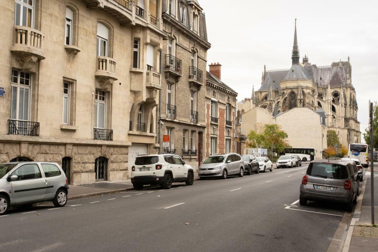 Appartement au pied de la cathédrale Reims Exterior foto